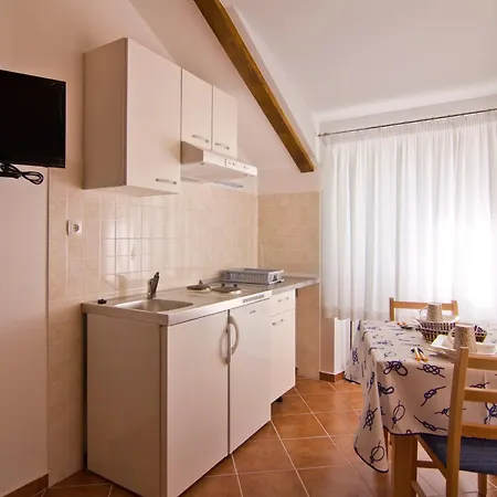 Apartments Donika Komiza Exterior photo