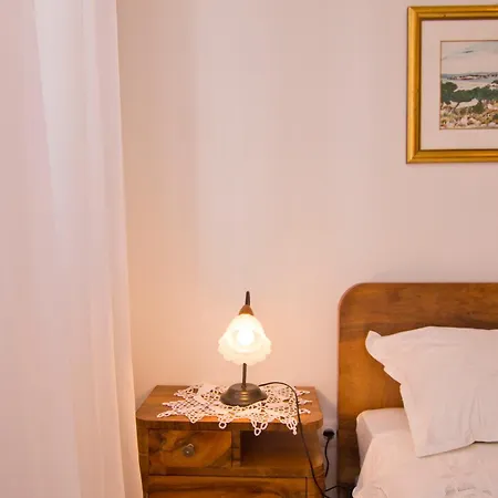 Apartments Donika Komiza Room photo