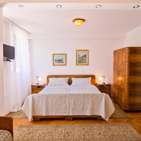 Apartments Donika Komiza Room photo