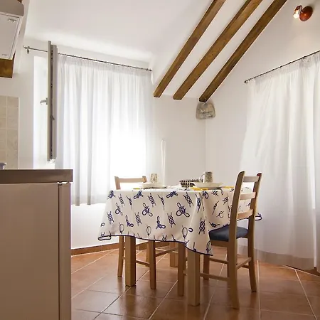 Apartments Donika Komiza Room photo