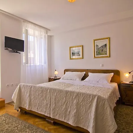 Apartments Donika Komiza Room photo