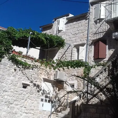 Apartments Donika Komiza Exterior photo