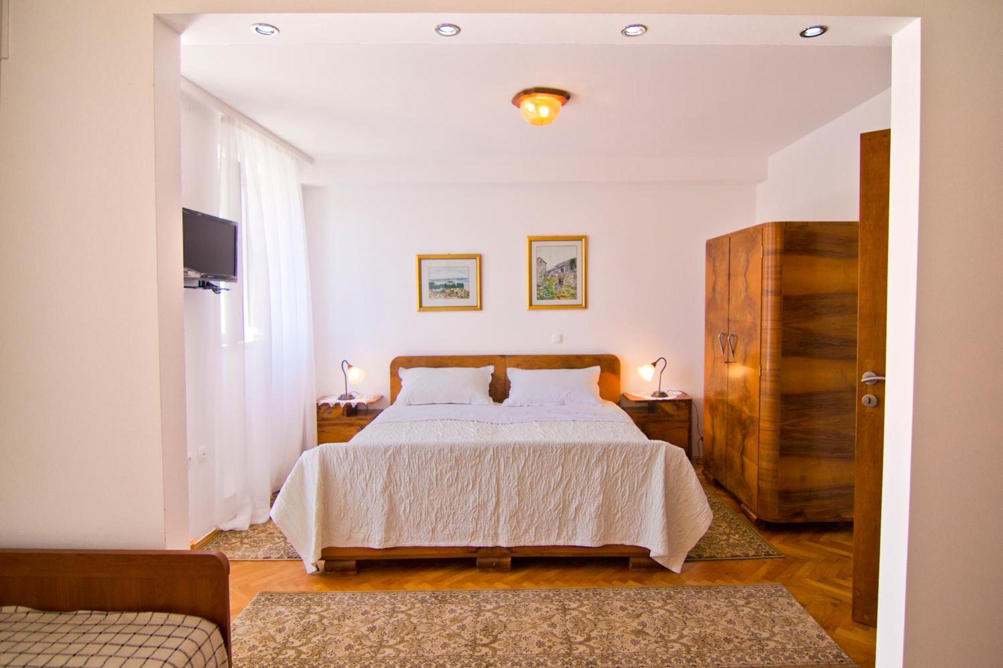 Apartment Donika Komiza