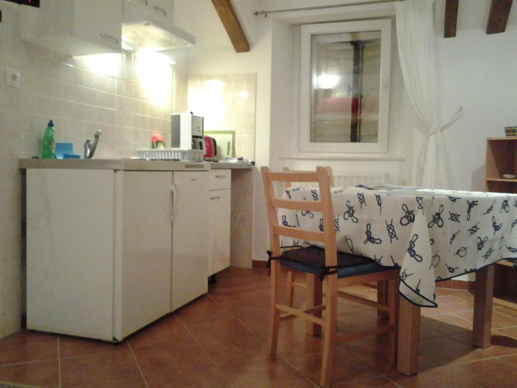 Apartment Donika Komiza